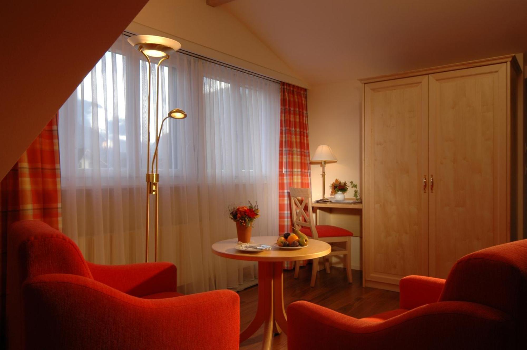 Alpenblick Hotel & Restaurant Wilderswil By Interlaken Bagian luar foto