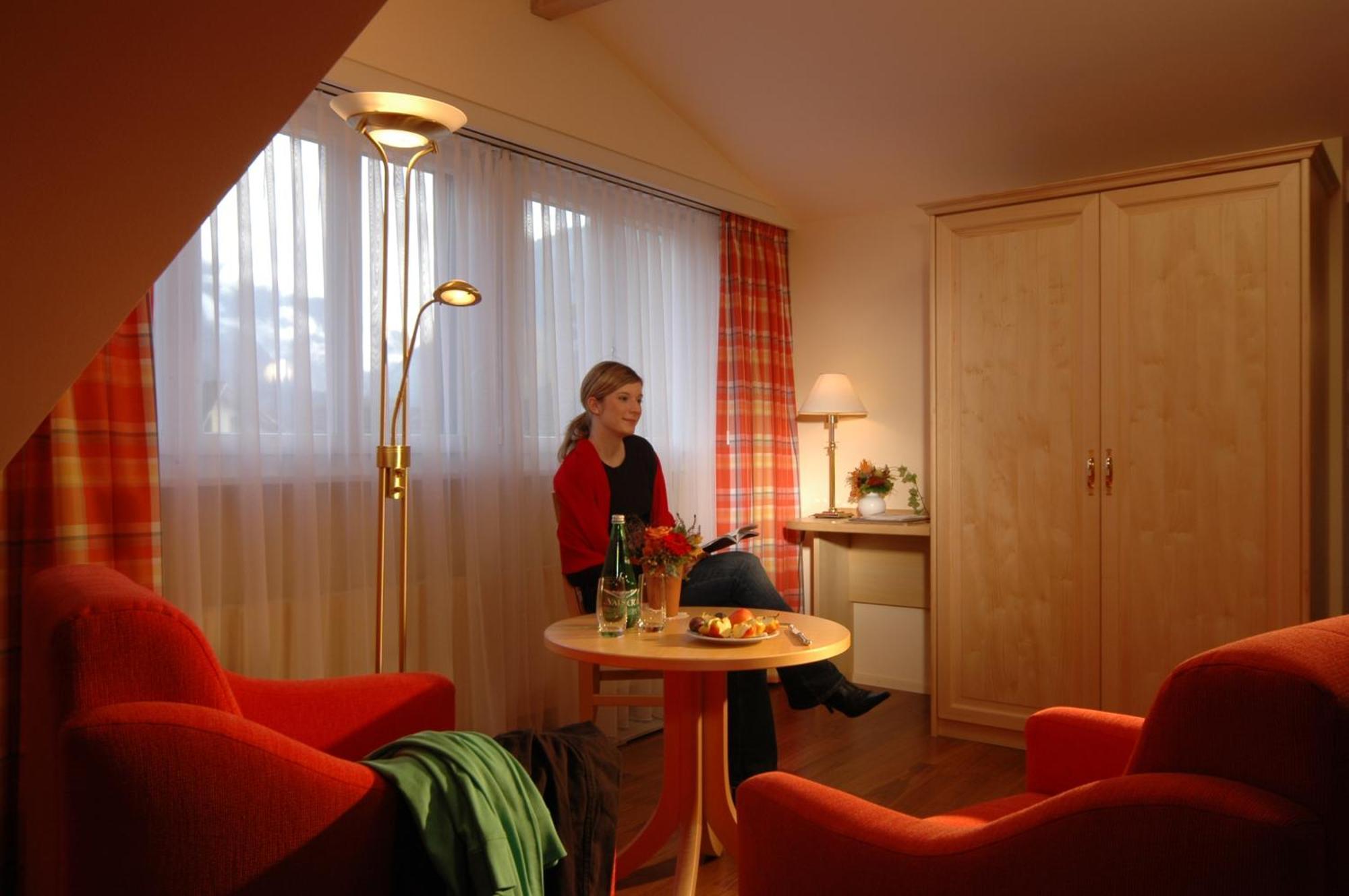 Alpenblick Hotel & Restaurant Wilderswil By Interlaken Bagian luar foto