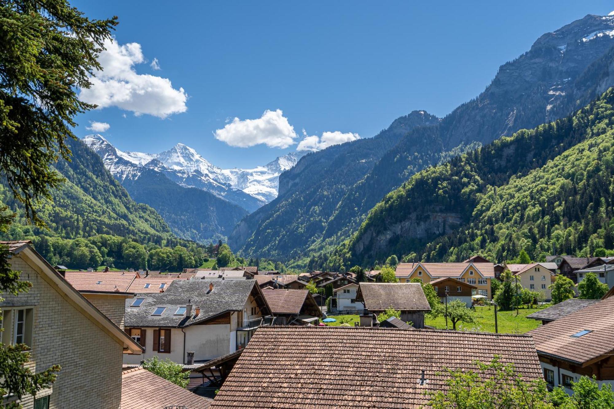 Alpenblick Hotel & Restaurant Wilderswil By Interlaken Bagian luar foto