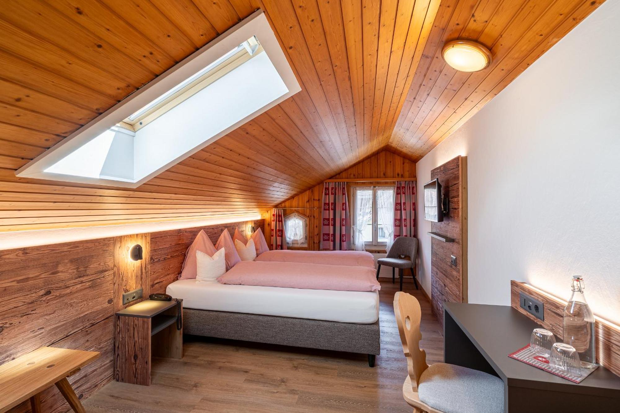 Alpenblick Hotel & Restaurant Wilderswil By Interlaken Bagian luar foto