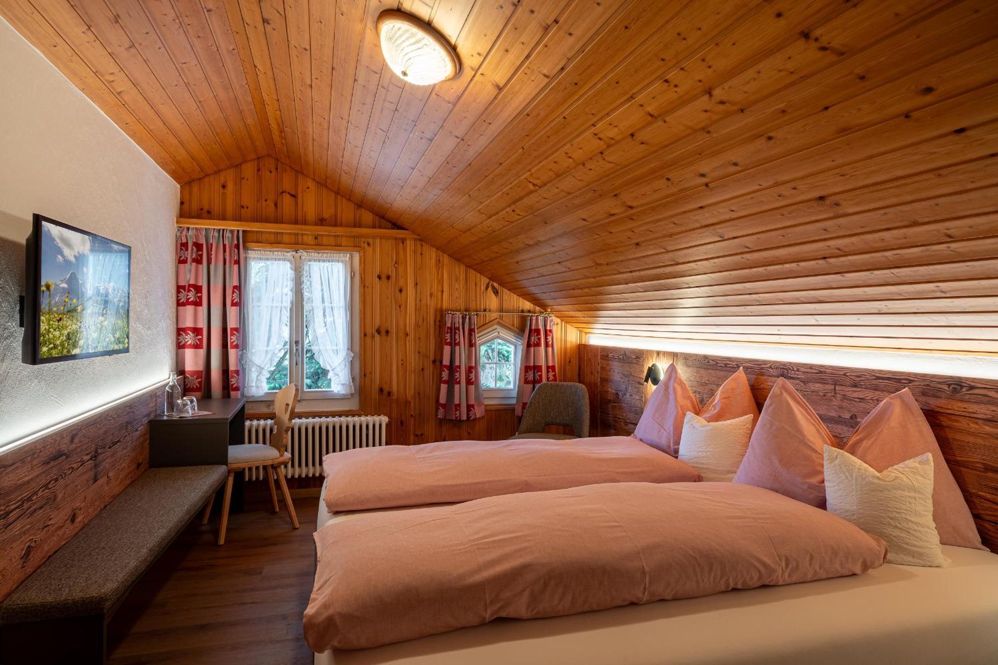 Alpenblick Hotel & Restaurant Wilderswil By Interlaken Bagian luar foto